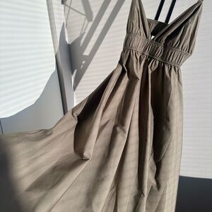 Aritzia Babaton Encourage Poplin maxi dress